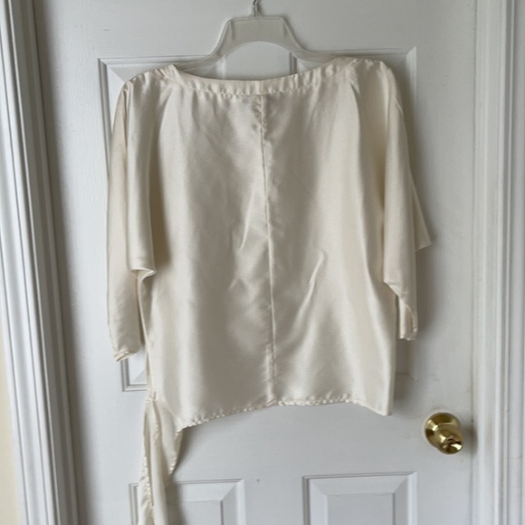 Top - Picture 2 of 3